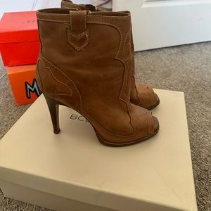 BCBGeneration, waxed leather, size 8